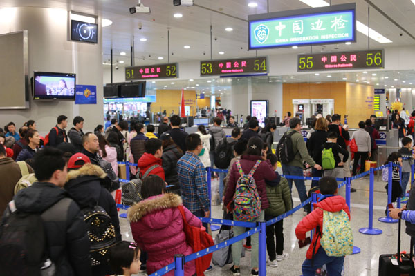 国人出境游热情高涨 春节长假上海口岸近87万人次出入境